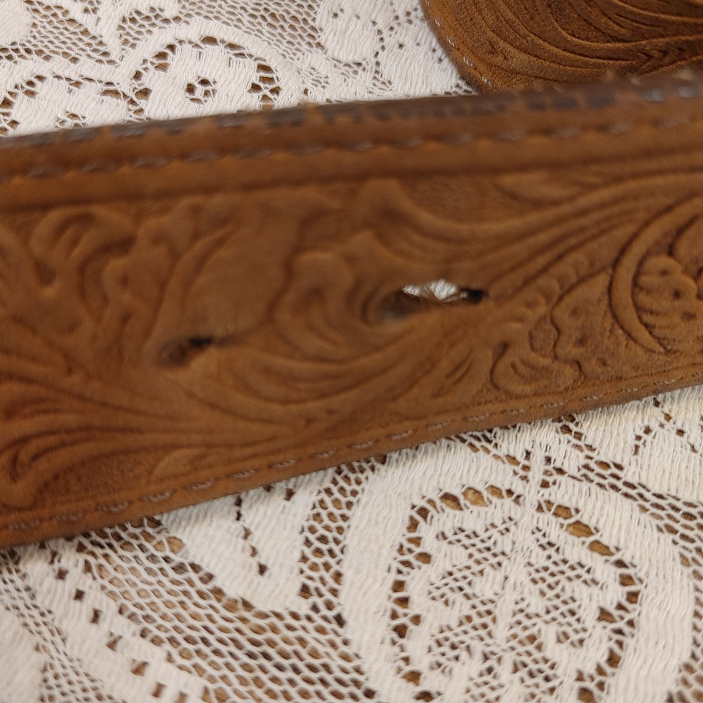 Belt Bonanza! Vintage Tony Lama Western Leather Belt Embossed Floral Free Ship!