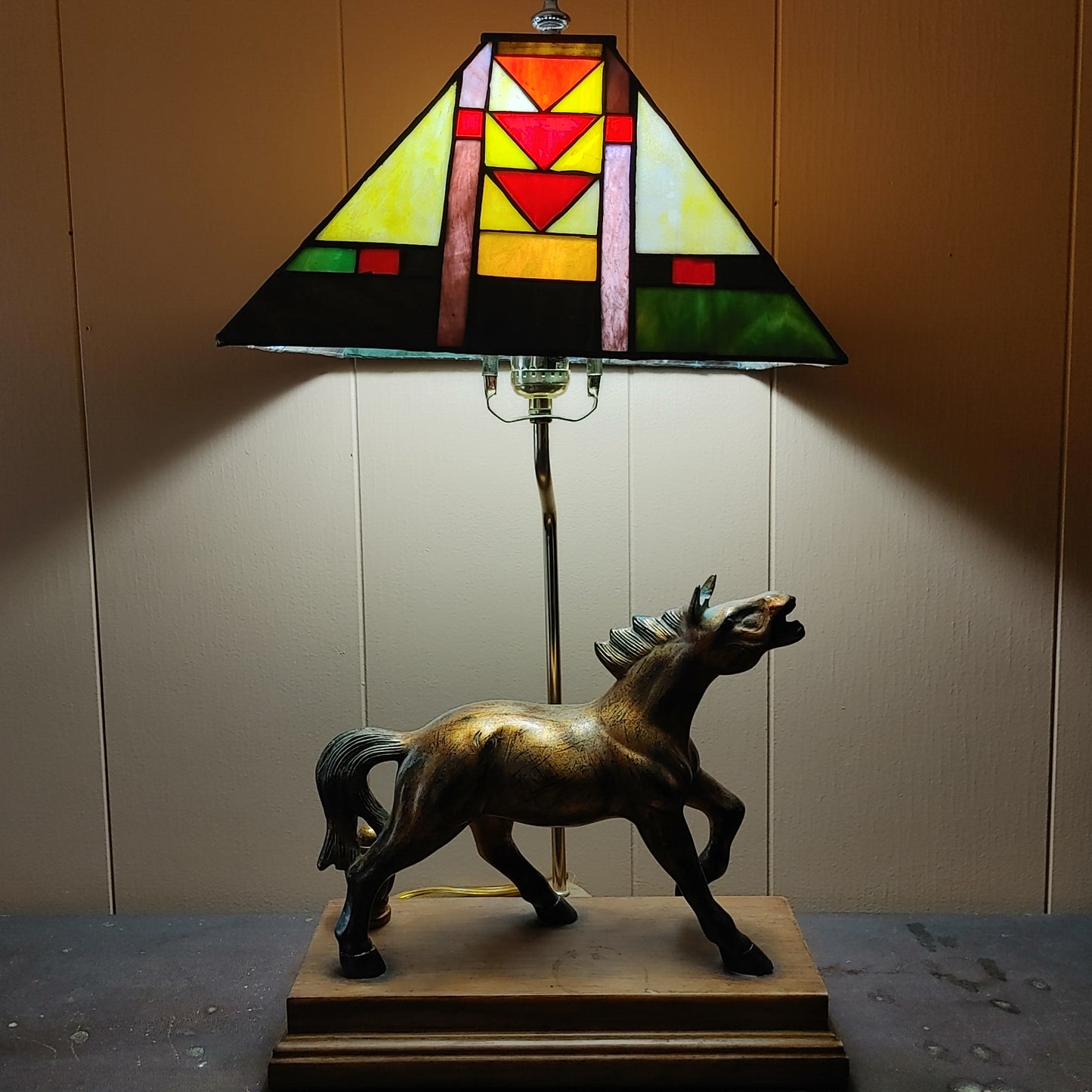 This Horse is Lit! Vintage Lamp Craftsman Stained Glass Arts Crafts Free Ship!