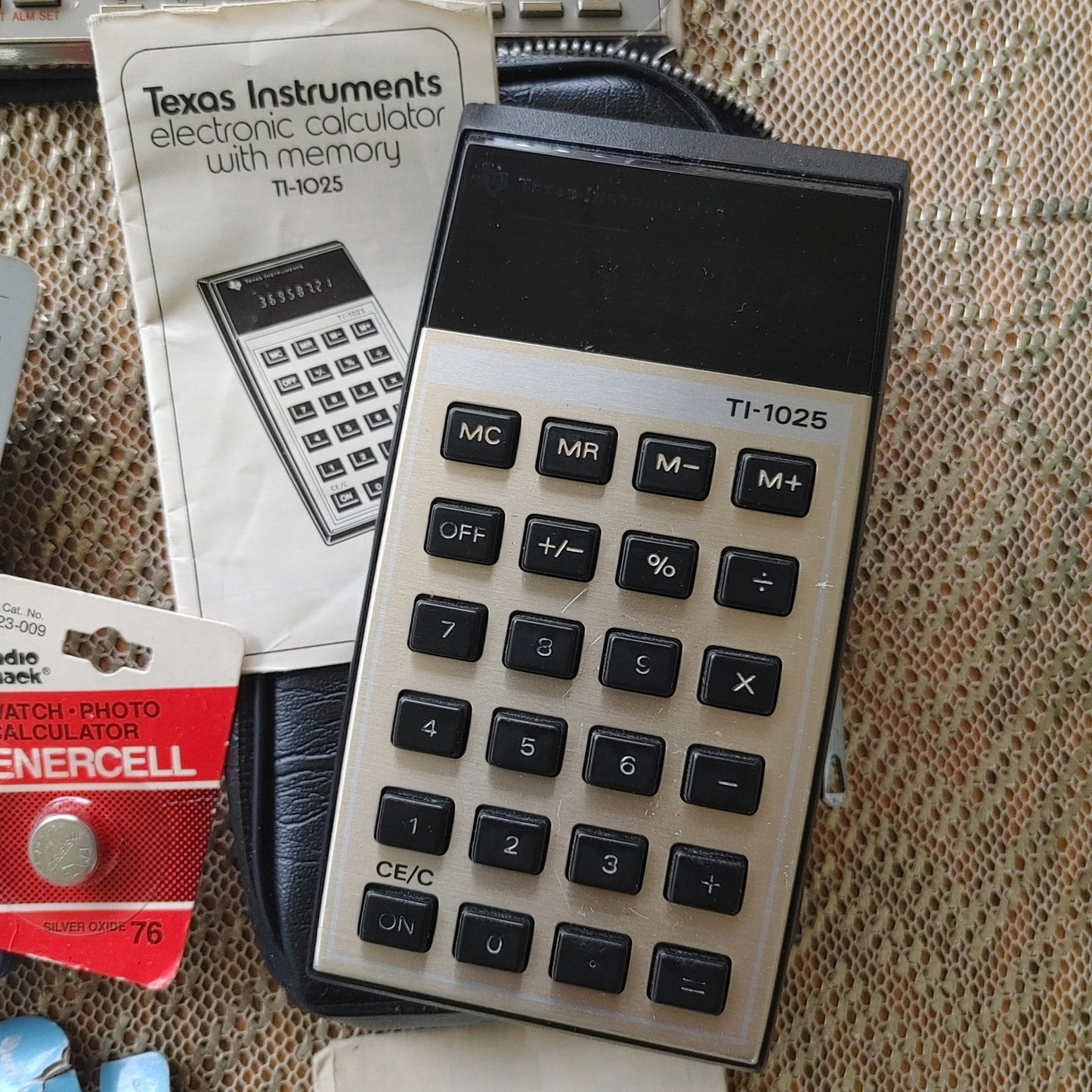 Calculators Lot Vintage 6 Calcs Quiz Kid TI-1025 Cases Manuals Stopwatch Free Shipping