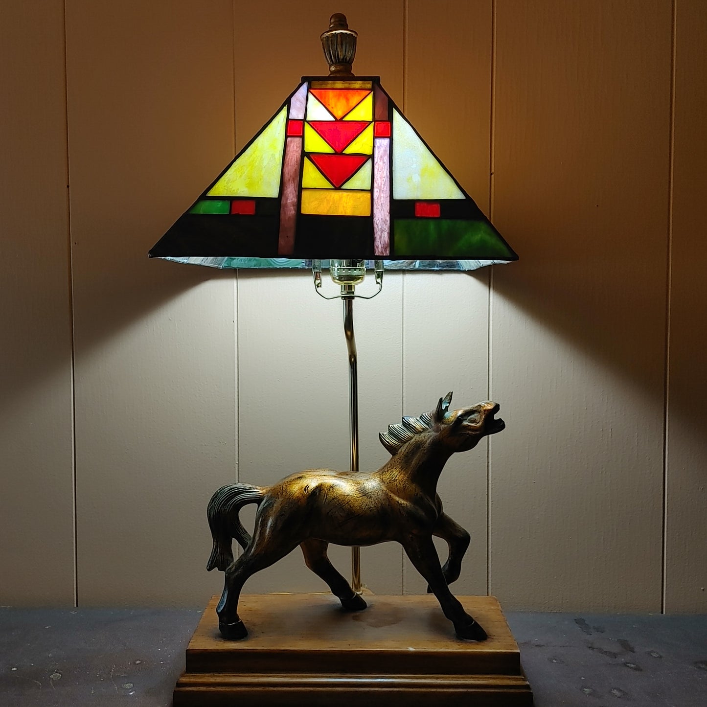 This Horse is Lit! Vintage Lamp Craftsman Stained Glass Arts Crafts Free Ship!