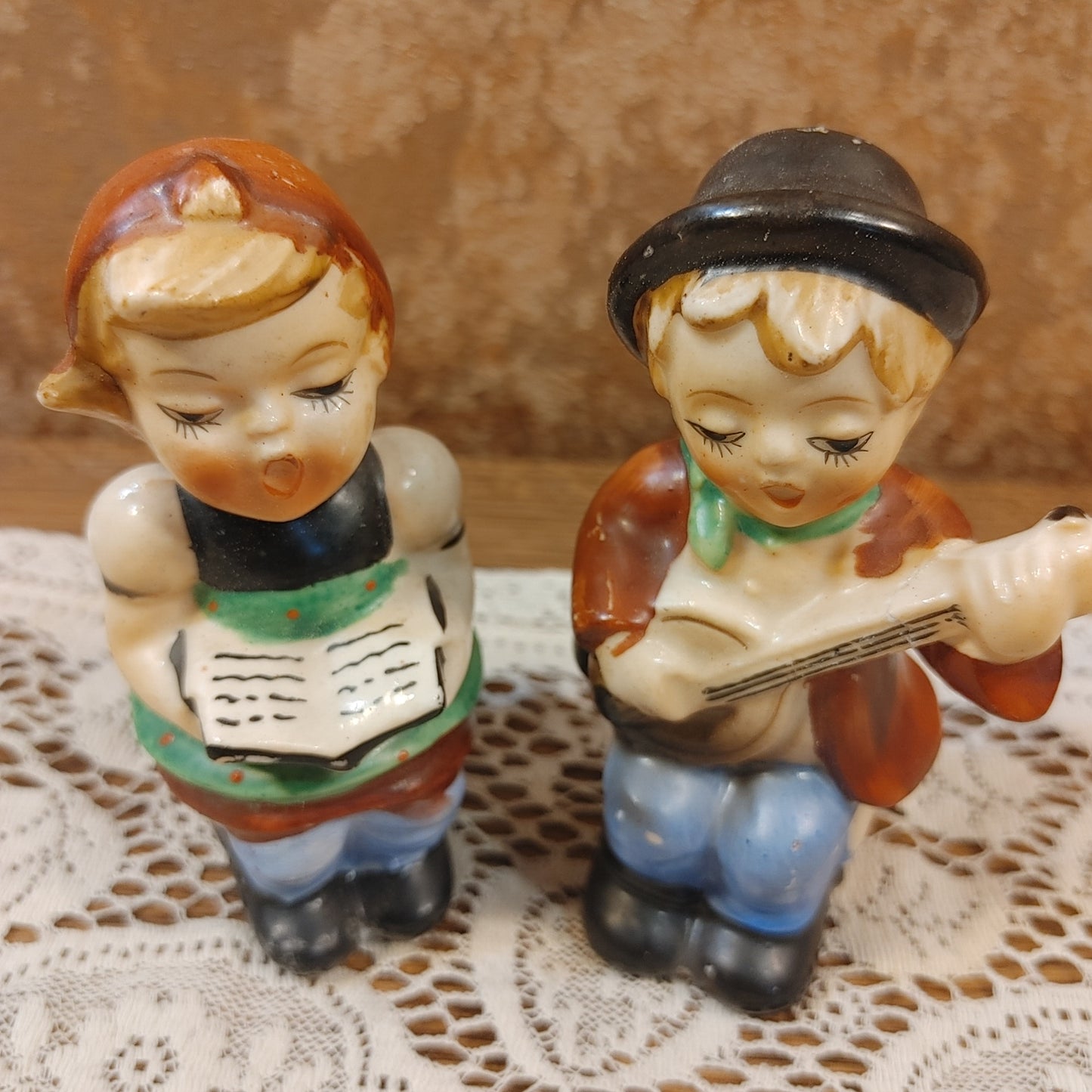 Dashing Duo! Vintage Japan Hummel Salt Pepper Shakers Serenade Music Free Ship!