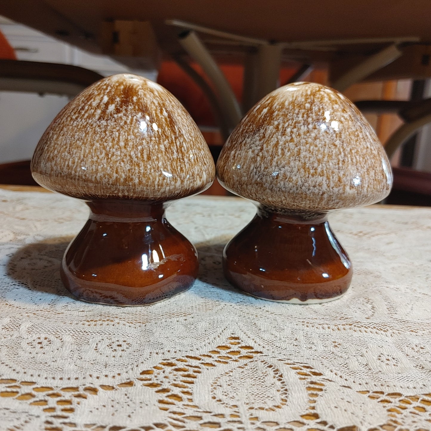 Shroom Service! Hull Oven Proof Brown Drip Salt Pepper Shakers Mushrooms Free Shipping!