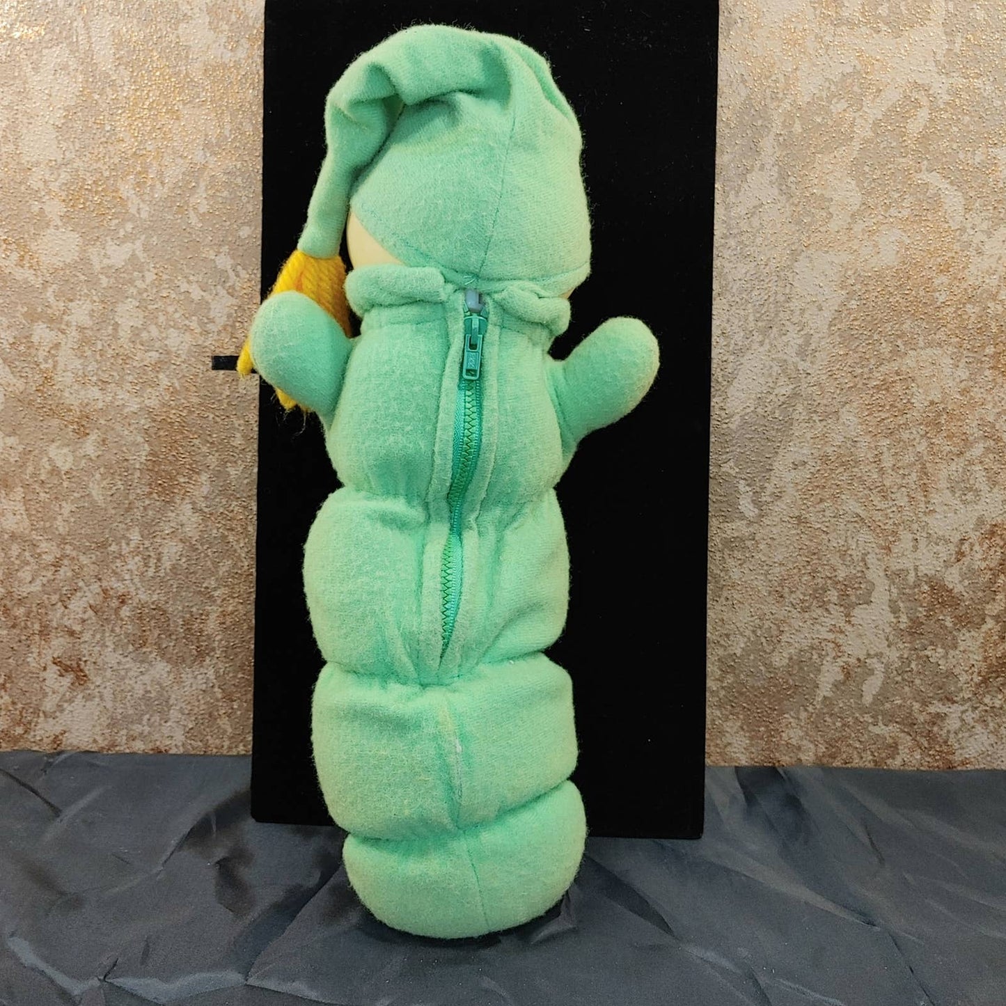 Glo - tastic! Vintage 1980's Glo-Worm Plush Toy Lights Nite Lite Free Shipping!