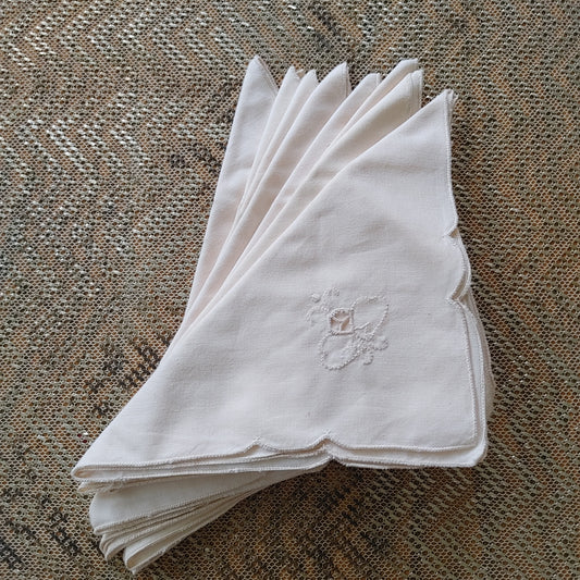 Cloth Napkins Vintage Embroidered 8 Off White Nice