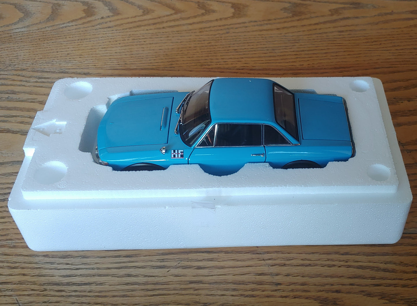 Lancia Fulvia! 1:18 Rare Lancia Fulvia 1.6HF Fanalone AutoArt Model Blue