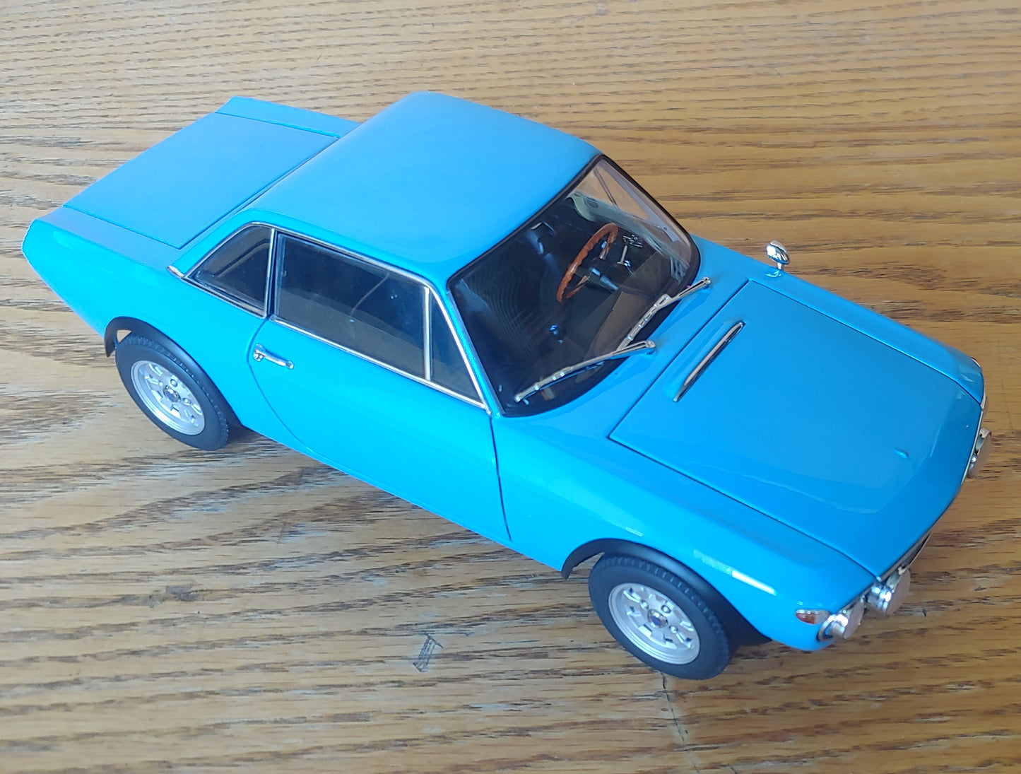 Lancia Fulvia! 1:18 Rare Lancia Fulvia 1.6HF Fanalone AutoArt Model Blue