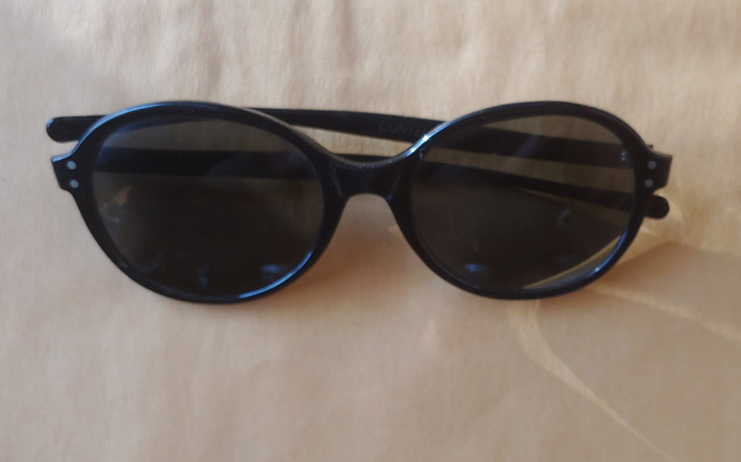 Daaahling...American Optical vintage 60's black frame oval sunglasses!