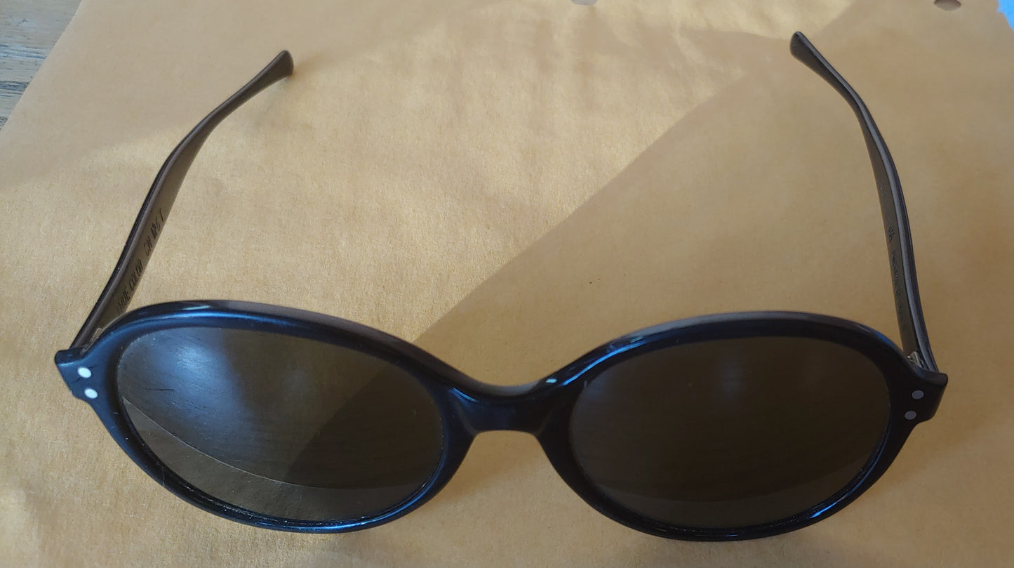 Daaahling...American Optical vintage 60's black frame oval sunglasses!