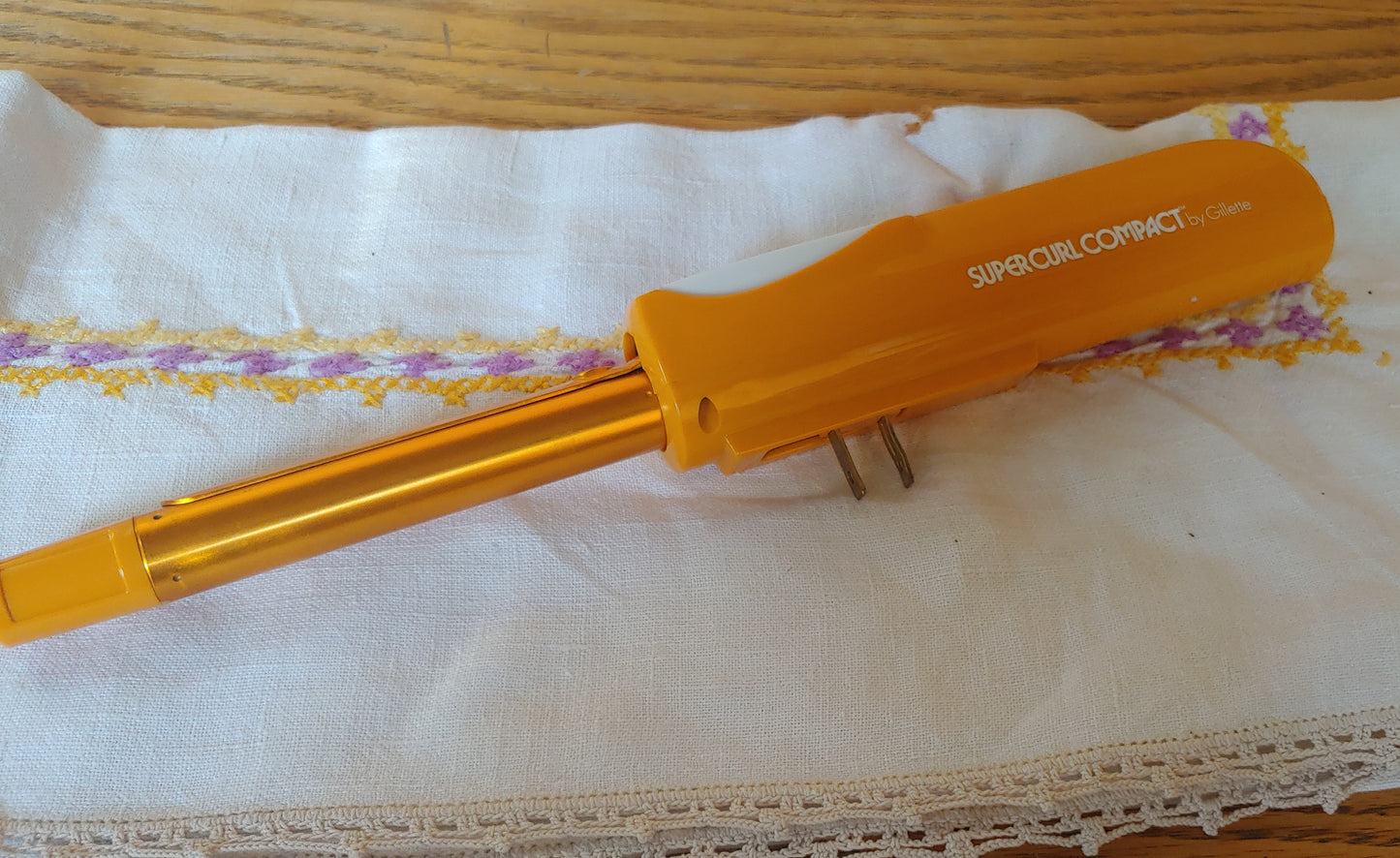 Compact Curler! Vintage Super Curl Compact by Gillette