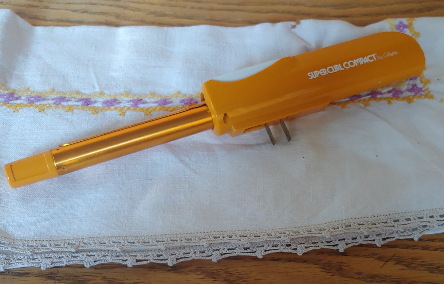 Compact Curler! Vintage Super Curl Compact by Gillette