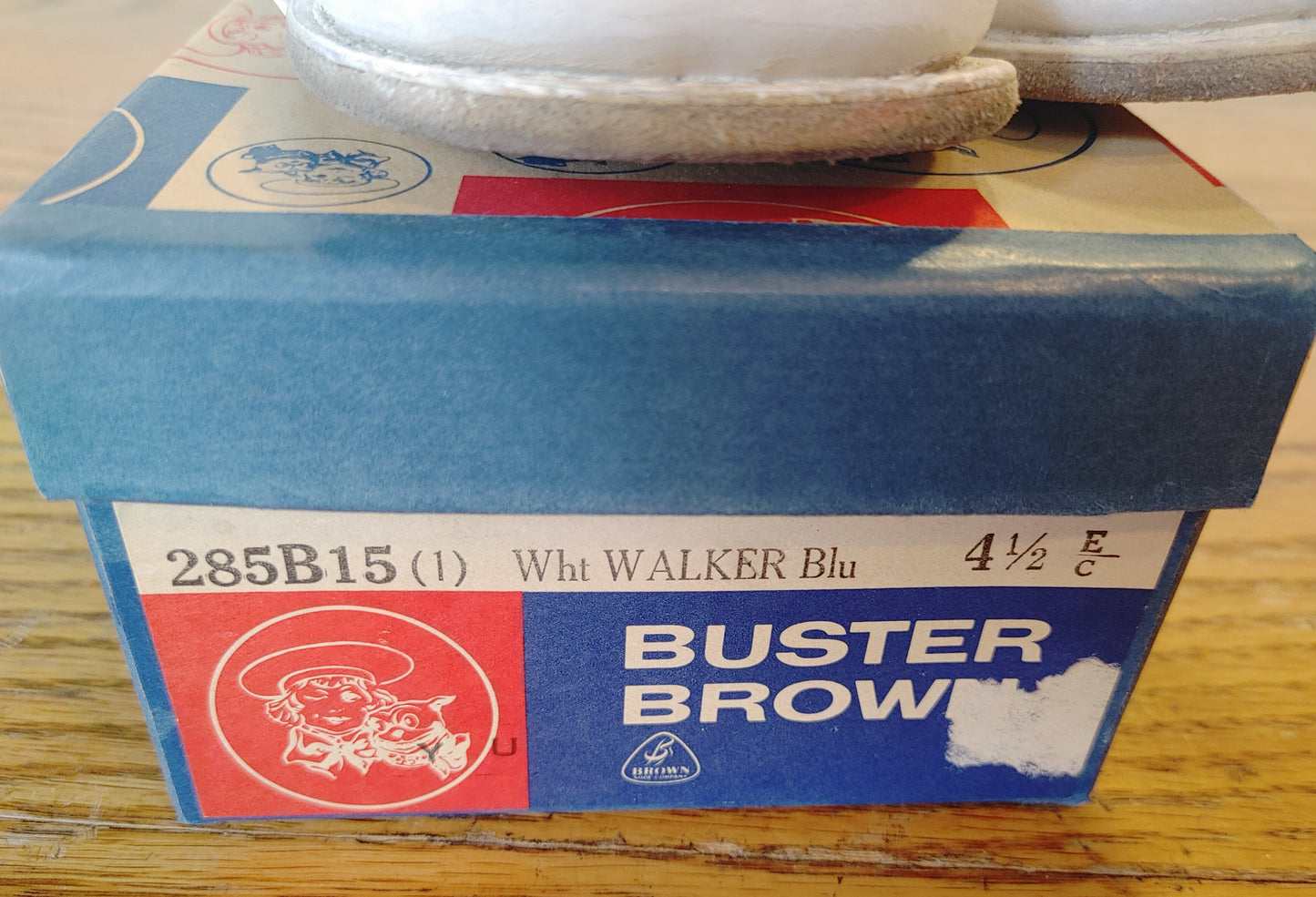 Hey Buster! Vintage 1970's Buster Brown White Shoes Box Nice 4 1/2