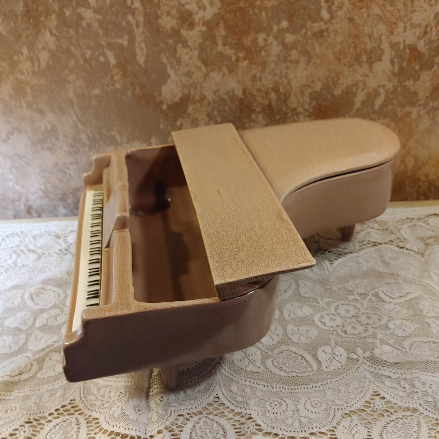 Red Wing Baby Grand Piano Planter Pottery 1956 V-1525